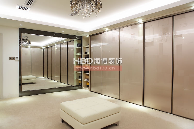 別墅豪宅裝修設(shè)計,衣帽間裝修設(shè)計.jpg 別墅豪宅裝修設(shè)計,衣帽間裝修設(shè)計.jpg