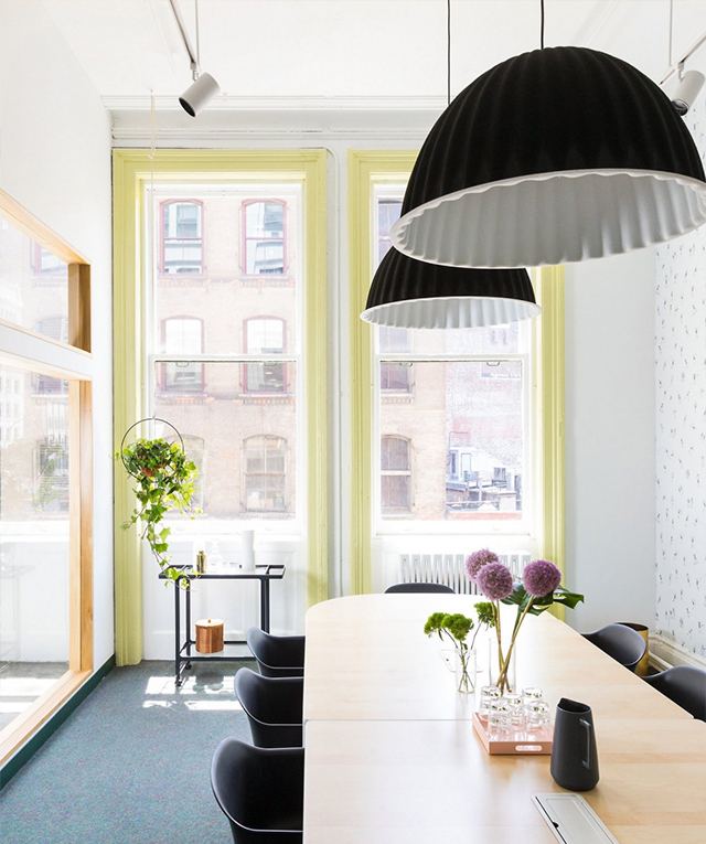 國外風(fēng)辦公室裝修設(shè)計.jpg 國外風(fēng)辦公室裝修設(shè)計.jpg