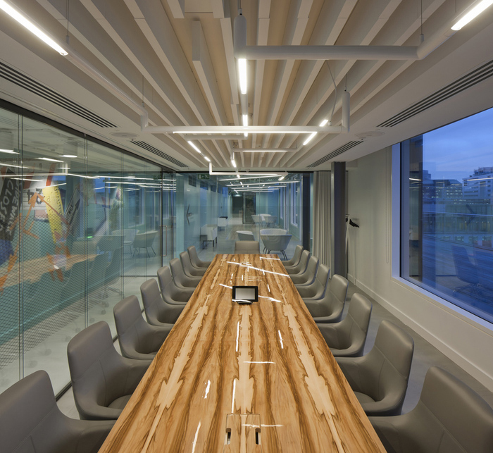 創(chuàng)意辦公樓裝修設計.jpg 創(chuàng)意辦公樓裝修設計.jpg